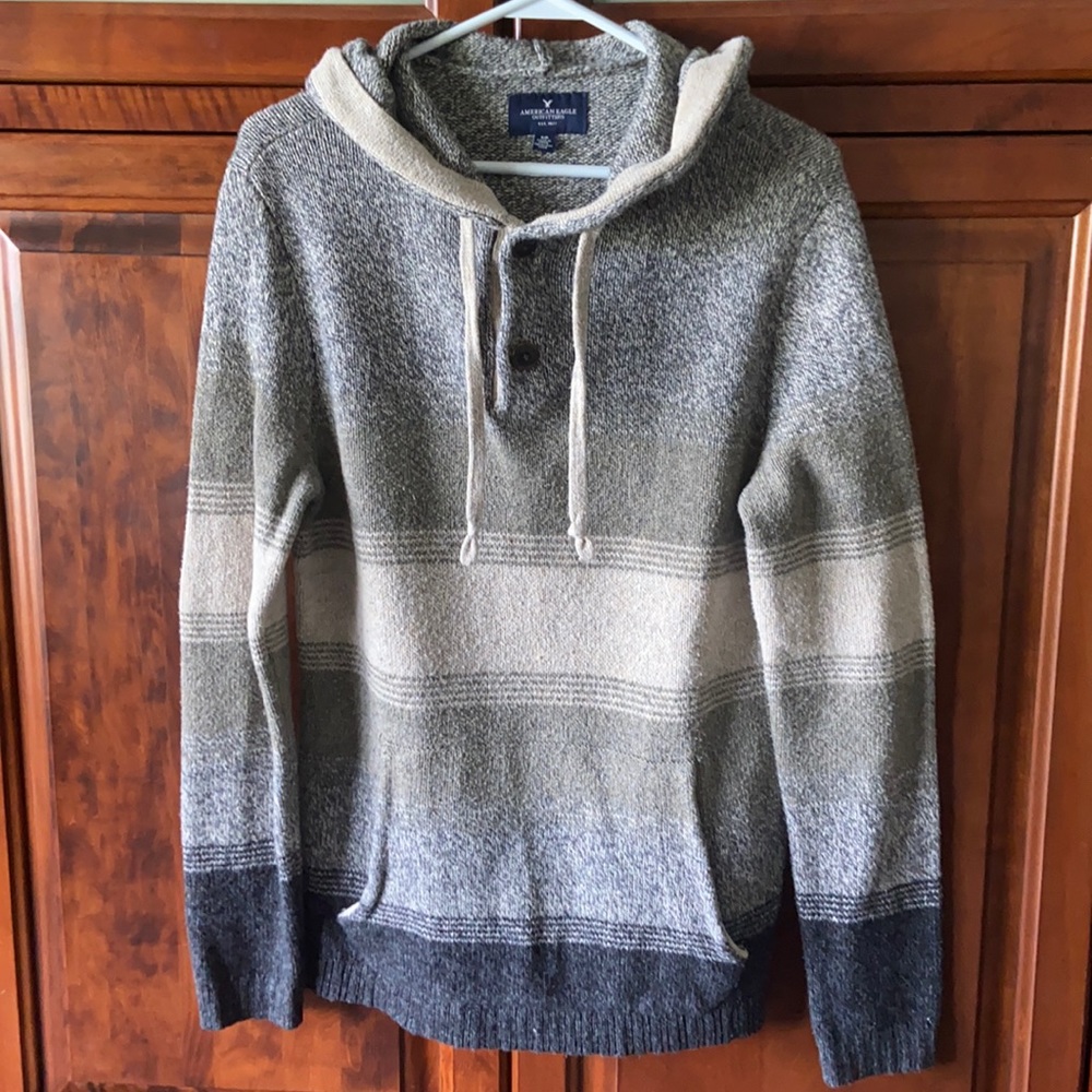 Small American Eagle button up hoodie